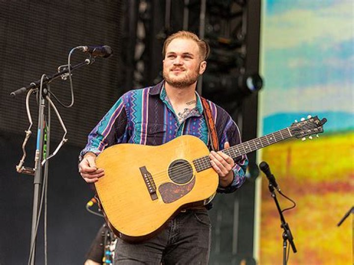 A Deep Dive Into "Zach Bryan Rose Madden Song"