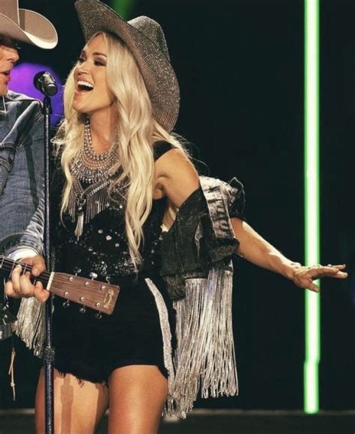 Discover The Ultimate Carrie Underwood Concert Outfit